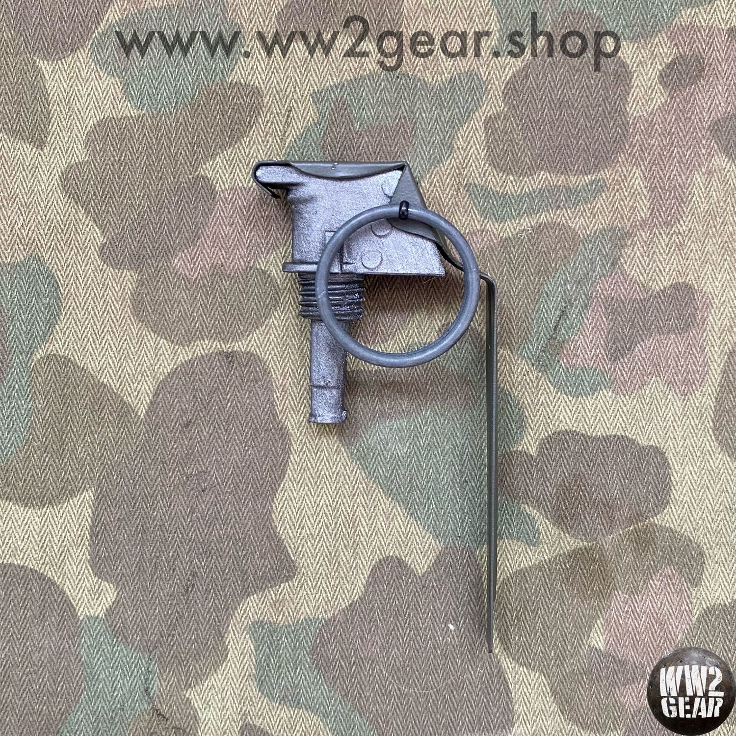 US WW2 M16/M18 Smoke / Smoke WP / MKIII-A1 Offensive Grenades Fuze Set With Metal Spoon &amp; Ring (Reproduction)