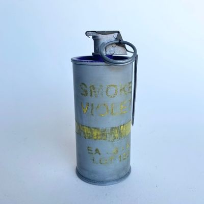 US WW2 M16 / M18 Violet / Purple Smoke Grenade Reproduction with Metal Spoon &amp; Ring (Aged Aspect)