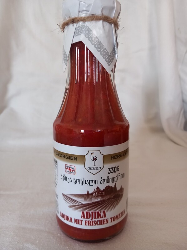 Adjika mit frischen Tomaten – Würzsauce – 330 ml - Georgien Adjika mit frischen Tomaten – Würzsauce – 330 ml - Georgien