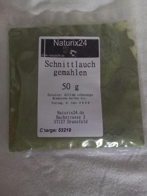 Gewürze geschnitten und gemahlen