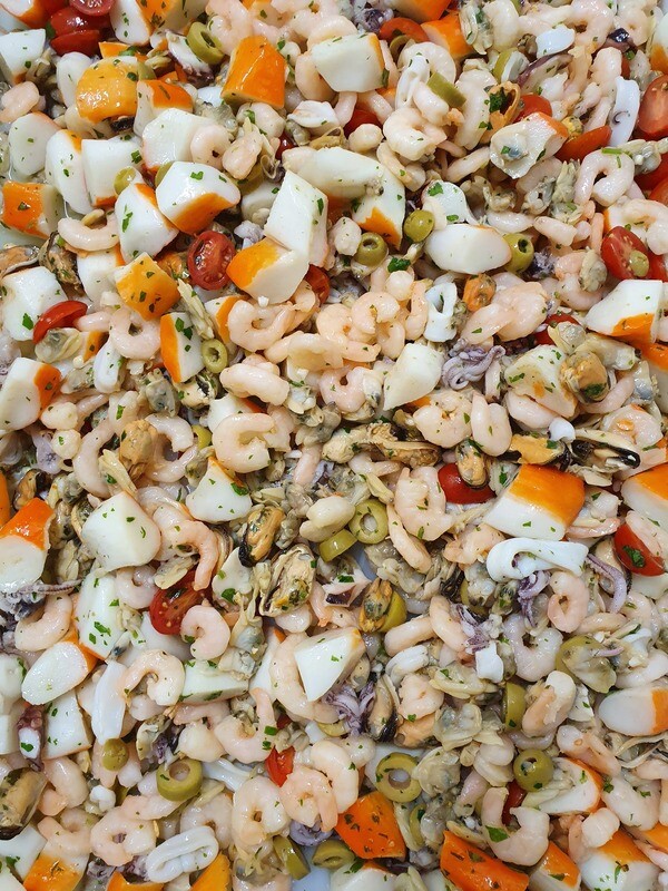 Insalata russa/ capricciosa/ gamberetti/ polpo/ mare