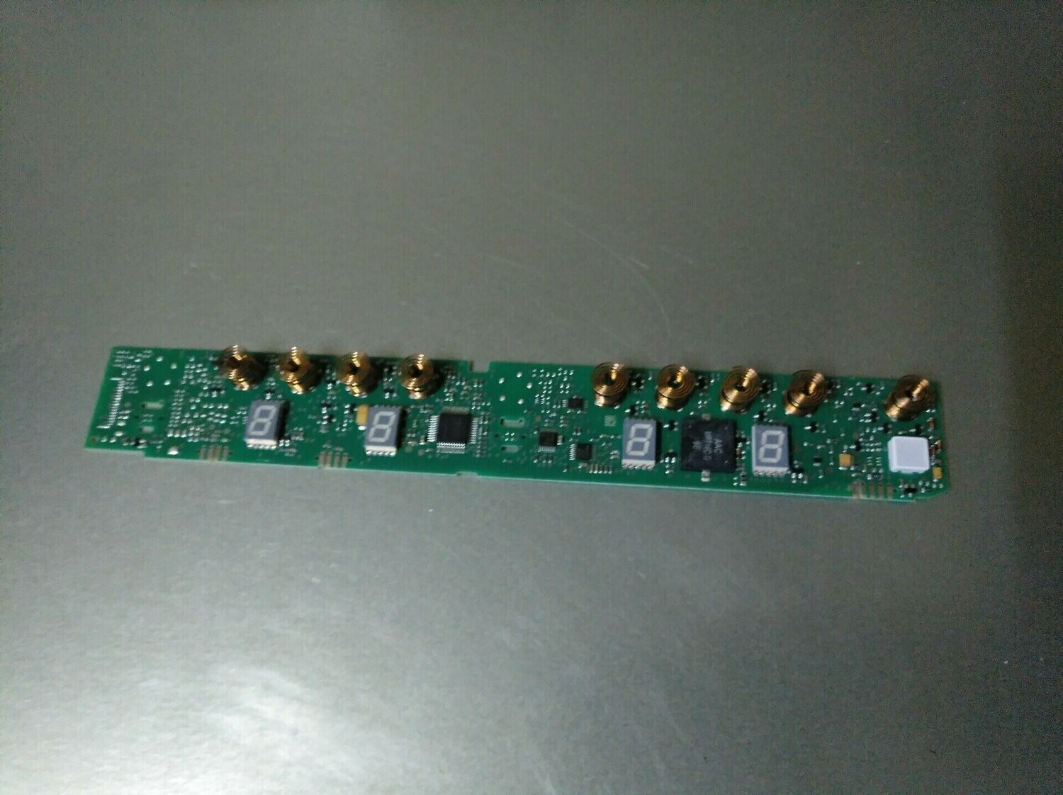 Módulo mandos Vitrocerámica Bosch Siemens 424448
EPH66054
9000086400
