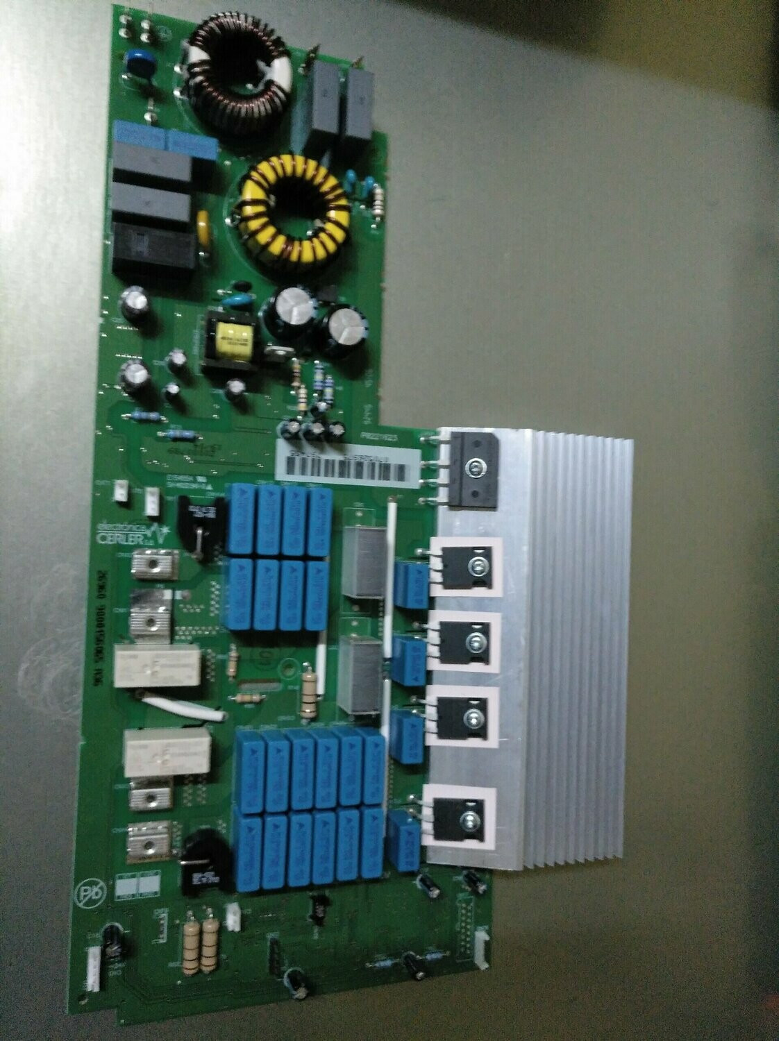 Módulo Vitrocerámica Bosch Siemens Neff 666615
641817  641072
P0221623