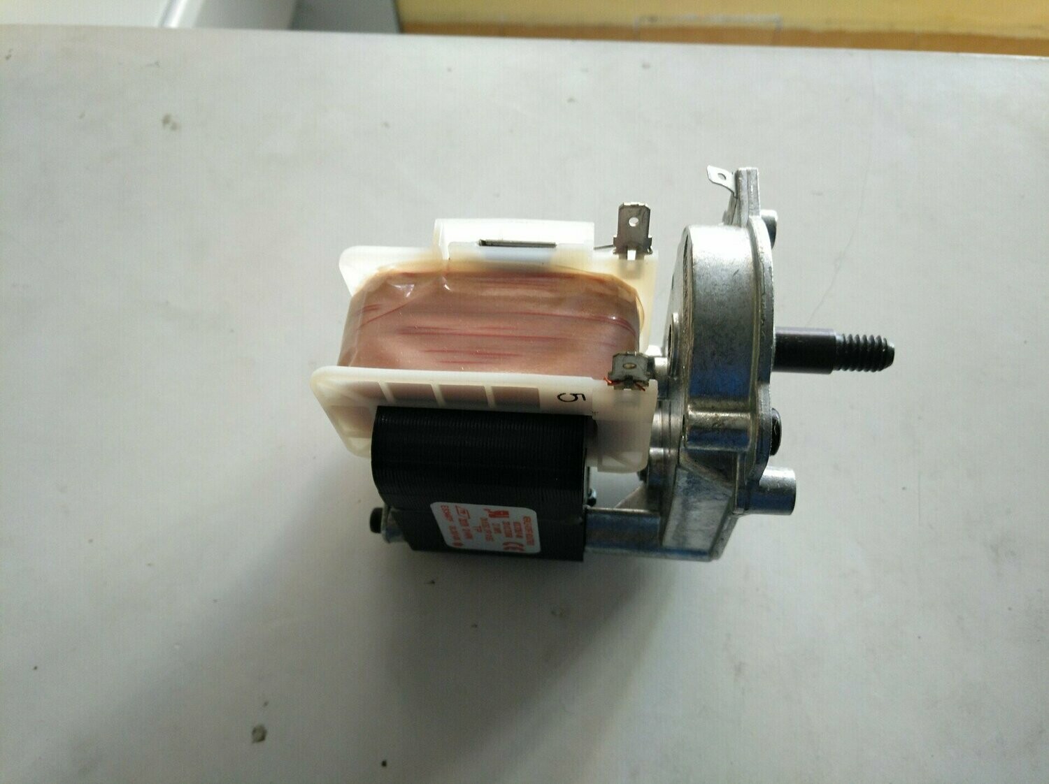Motor fabricador de hielos Frigorífico  Whirlpool
481236138134