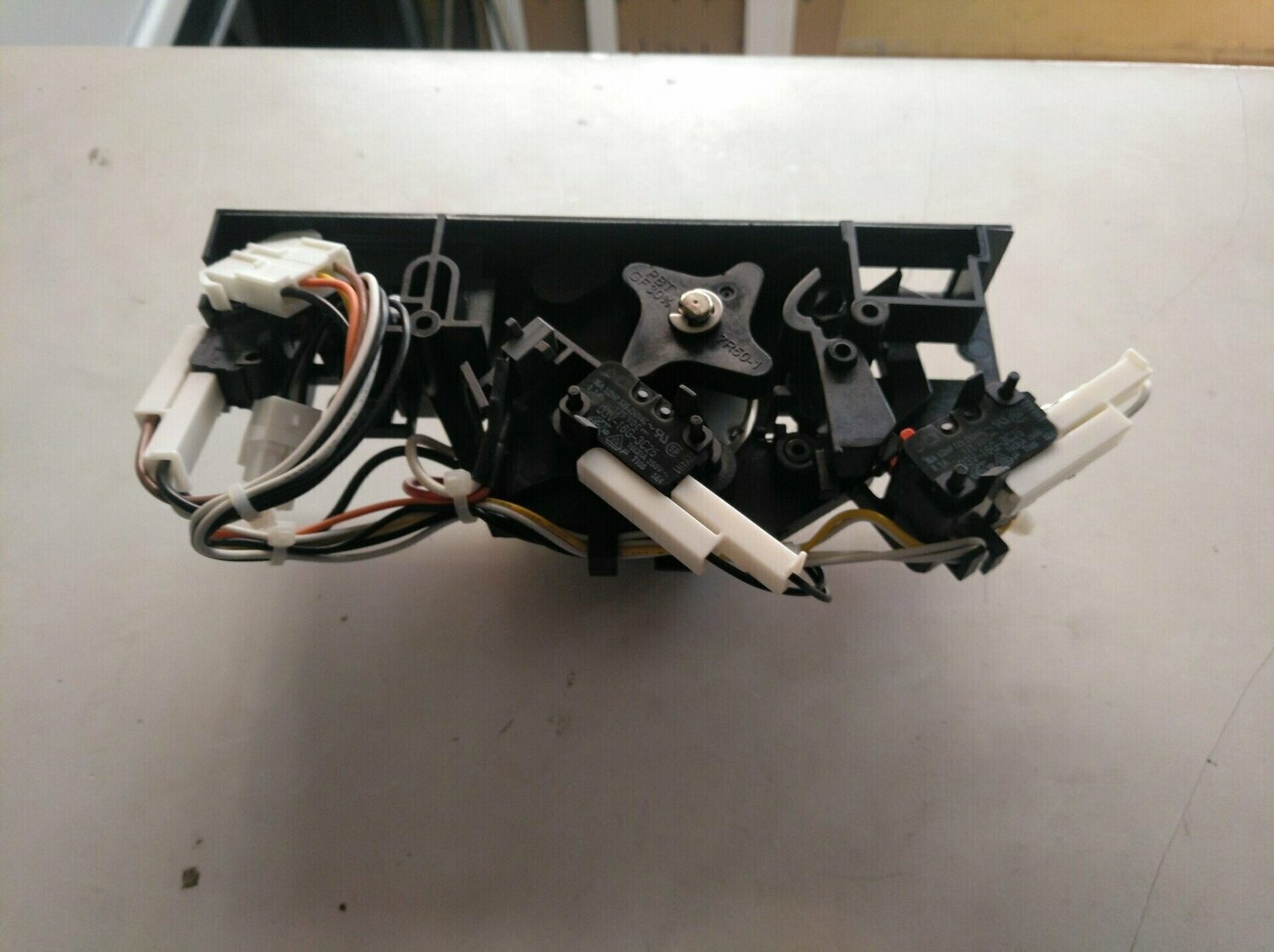 Soporte microrruptoresBalay  Bosch Siemens Neff Gaggenau Pitsos
651126  751068