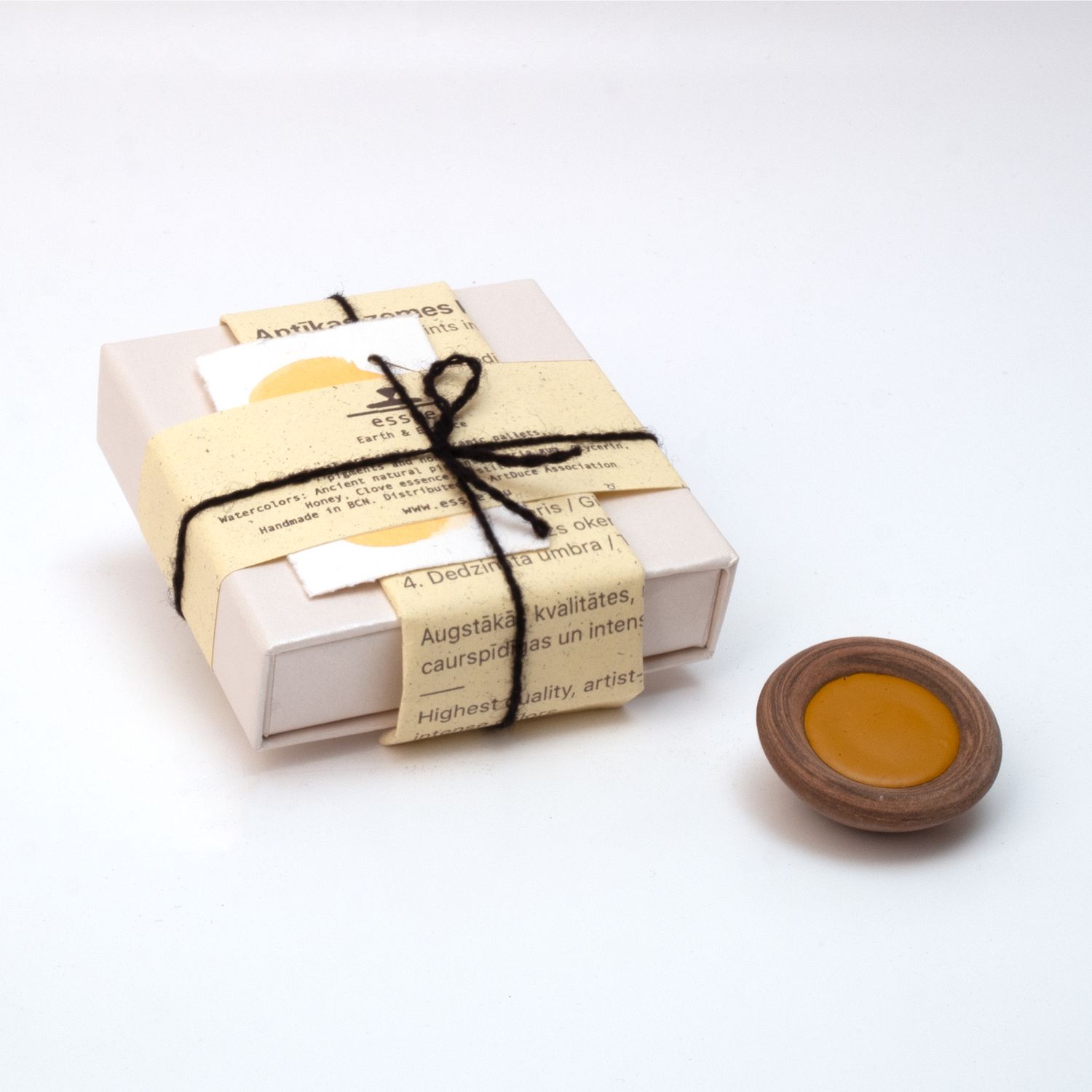 Zemes pigmenta krāsa keramikas trauciņā - Dzeltens okeris.