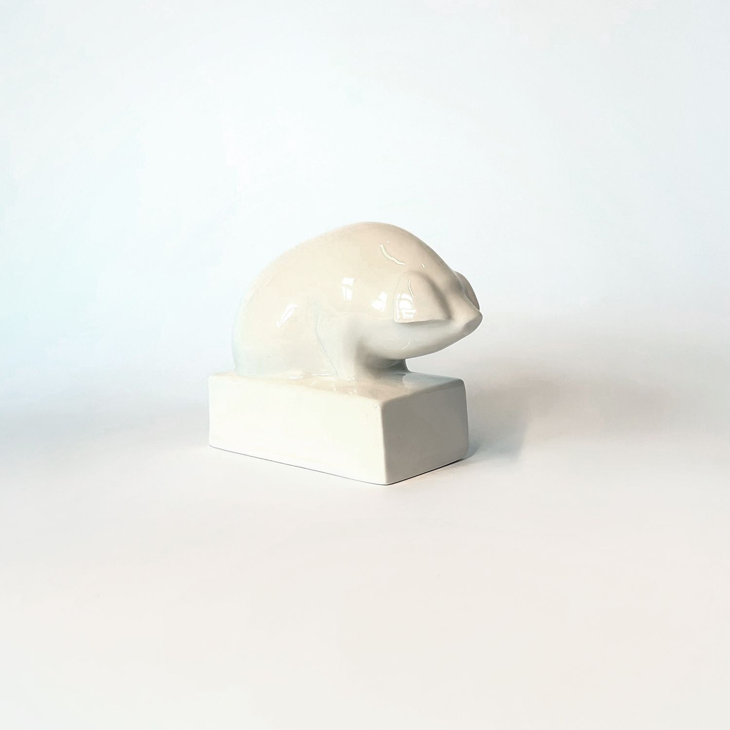 Porcelāna figūra. Cūka