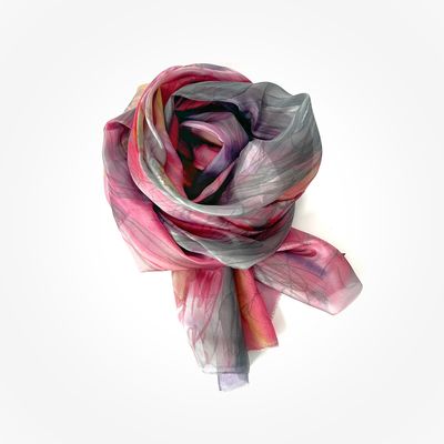 Zīda šalle. Iveta Vecenāne.