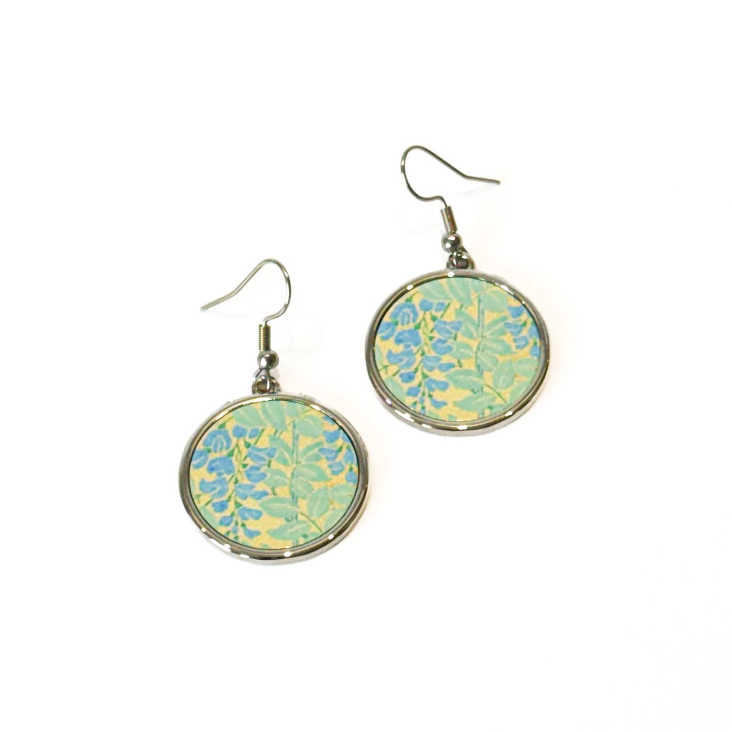 Auskari. J. Straume, Glicīnijas