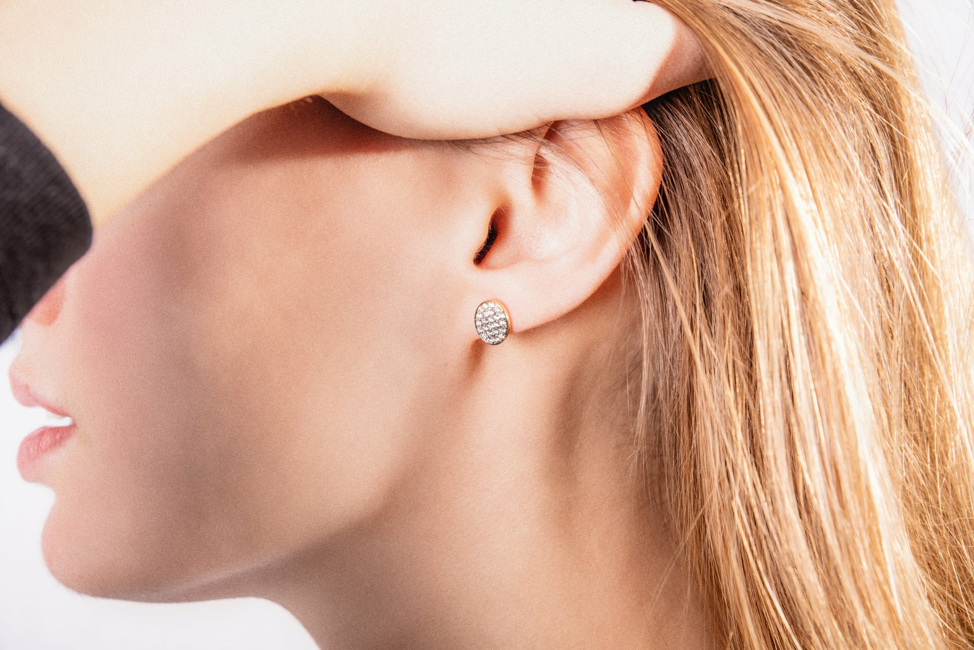 Orecchini MilleStelle Ovali in oro 750/000 con Diamanti Bianchi