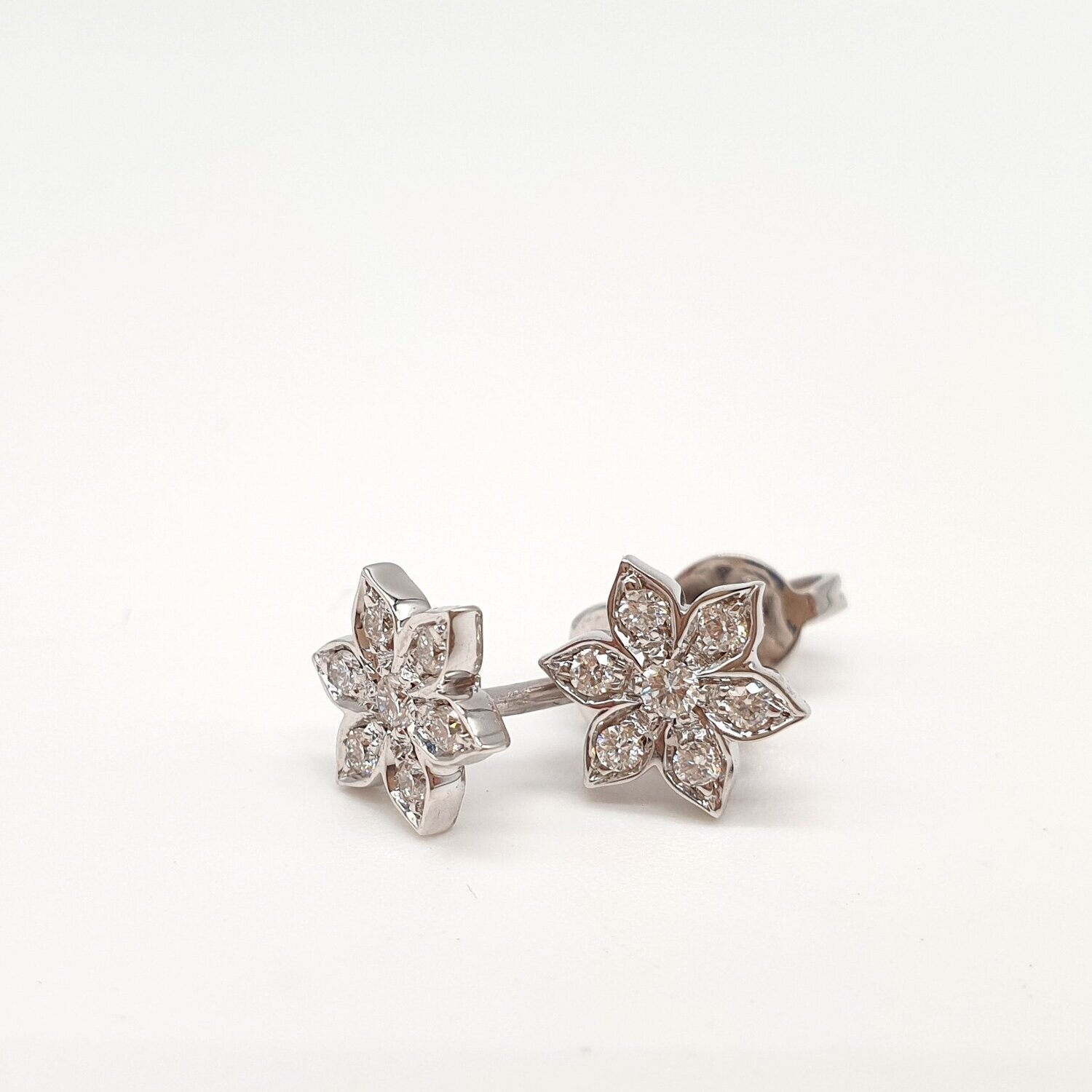 Orecchini in oro bianco 18 kt per neonato/ragazza con fiori