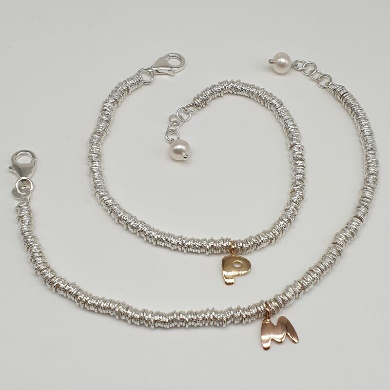 Bracciale  in argento 925/000 e  lettera in oro 750/000