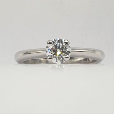 Anello solitario in oro bianco  diamante naturale ct. 0,52