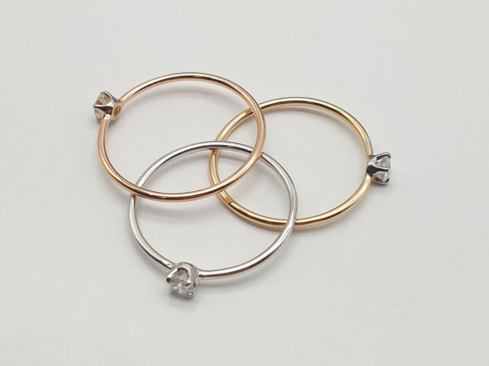 Anello Solitario Mini in Oro 750/000 (18ct)  con diamante naturale