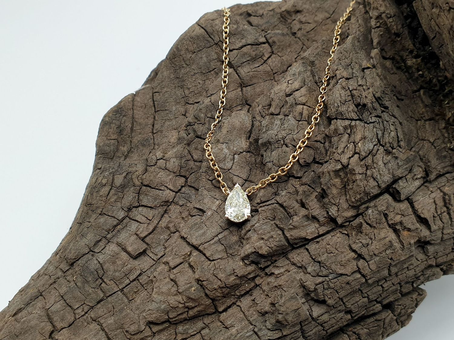 Girocollo con Diamante Naturale a Goccia