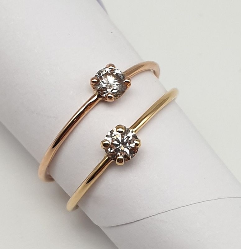 Anello solitario Mini in Oro 750/000 (18ct) con diamante brown