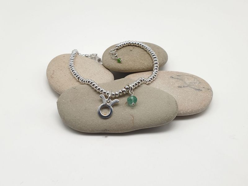 TORO-smeraldo, Bracciale con simbolo e gemma