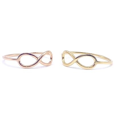 Anello Infinito in Oro 750/000 (18ct) Anello Infinito in Oro 750/000 (18ct)