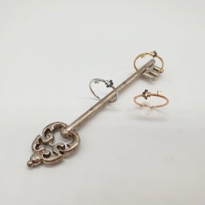 Anello Chiave oro 18ct con diamanti neri Anello Chiave oro 18ct con diamanti neri