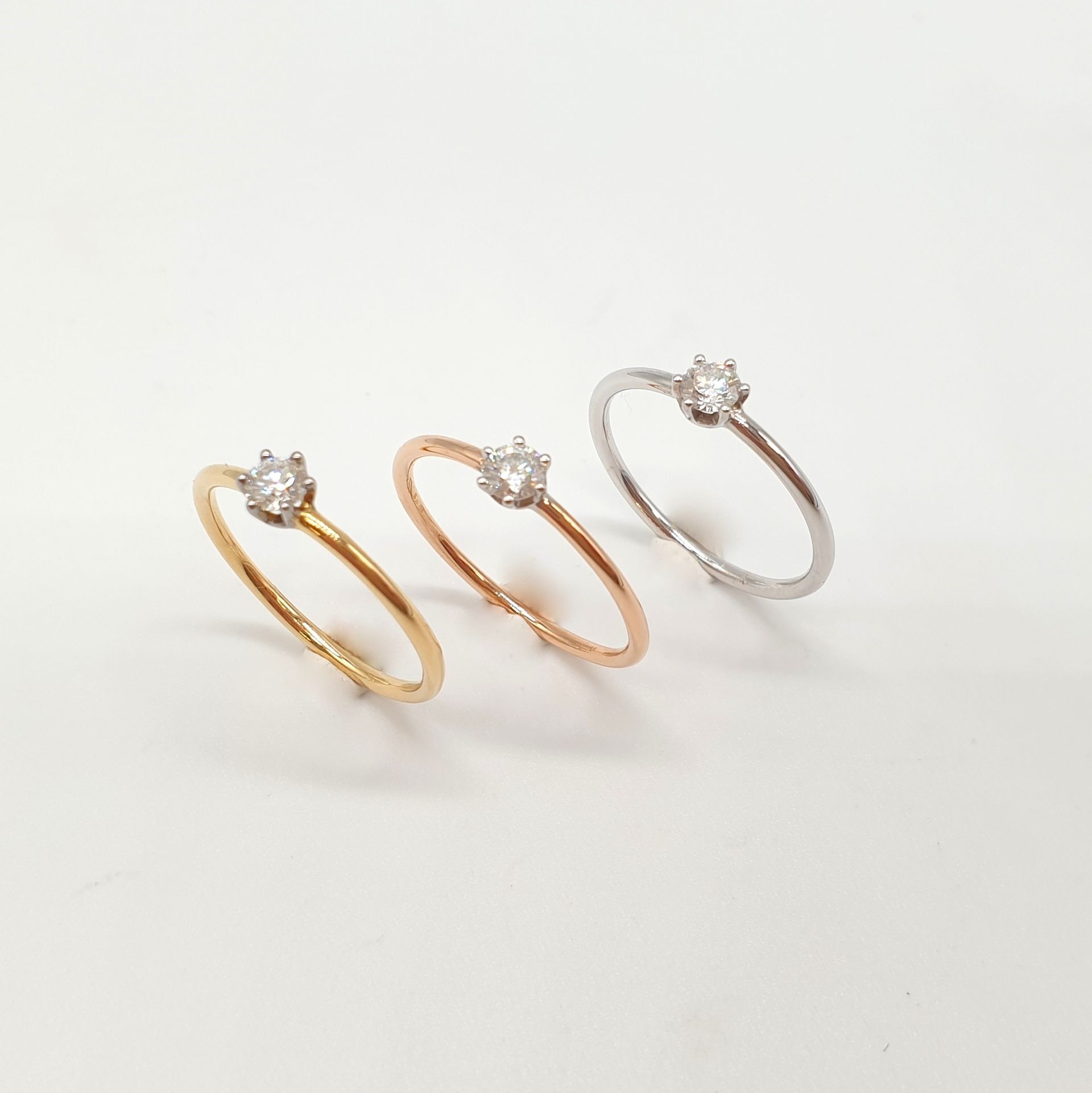 Anello ESile Sei punte in Oro 750/000 (18ct) con diamante naturale