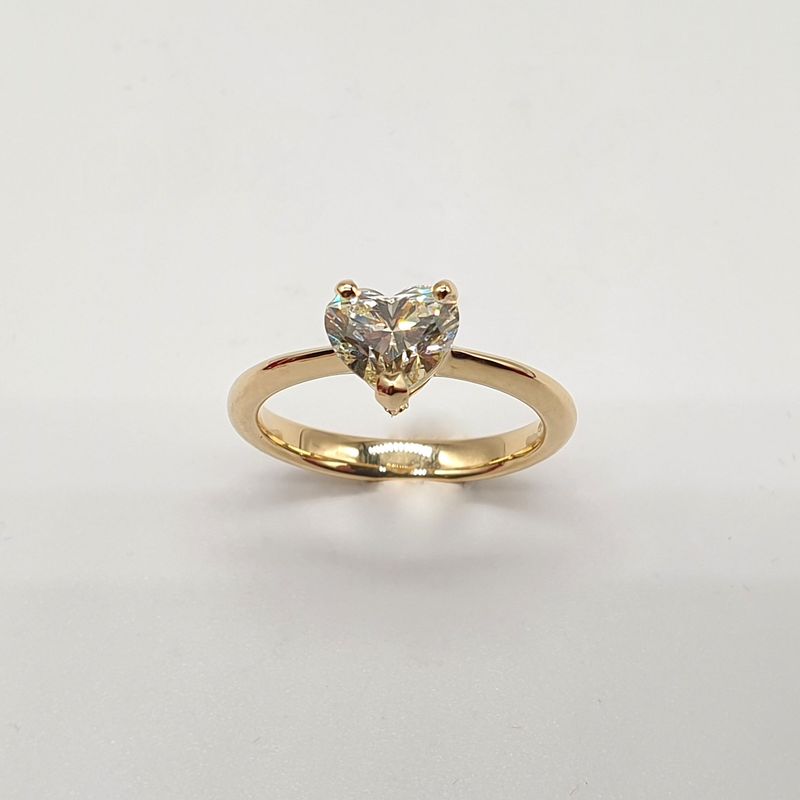 Solitario in oro Giallo  Diamante Cuore  naturale  ct 1.16