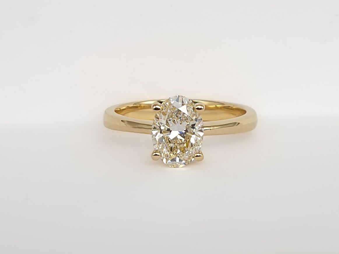 Solitario in oro Giallo Diamante Ovale ct 1.25