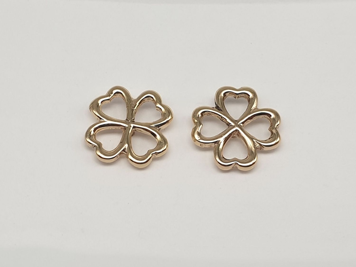 Orecchino QUADRIFOGLIO in oro 9 ct.