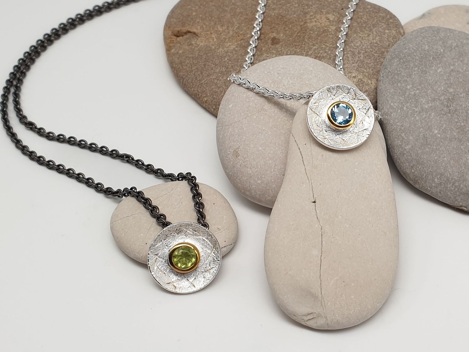 Girocollo con ciondolo Tondino in argento 925/000 satinato e pietre naturali