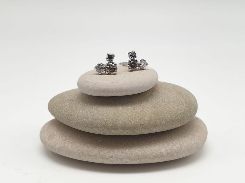 Orecchini Trilogy Black, White & Brown in Oro 750/000 (18ct)