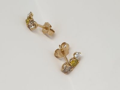 Orecchini Virgola con diamanti Brown, Yellow & White in Oro 750/000 (18ct) Orecchini Virgola con diamanti Brown, Yellow & White in Oro 750/000 (18ct)