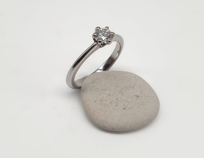 Solitario in oro bianco 6 griffe Diamante naturale ct 0.46