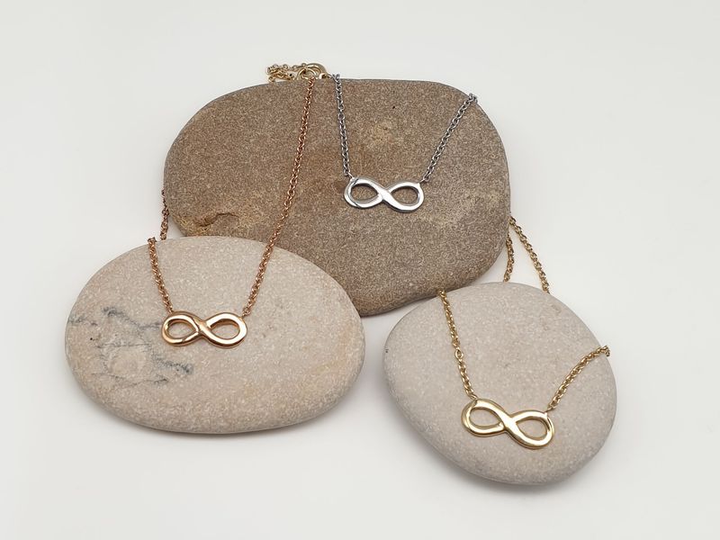 Girocollo Infinito in oro 750/000