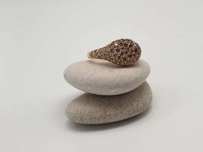 Anello in oro giallo con pavé di diamanti brown naturali ct 1.68 Anello in oro giallo con pavé di diamanti brown naturali ct 1.68