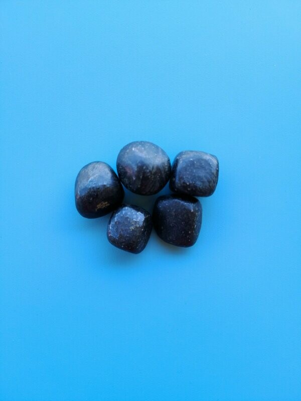 Nuummite