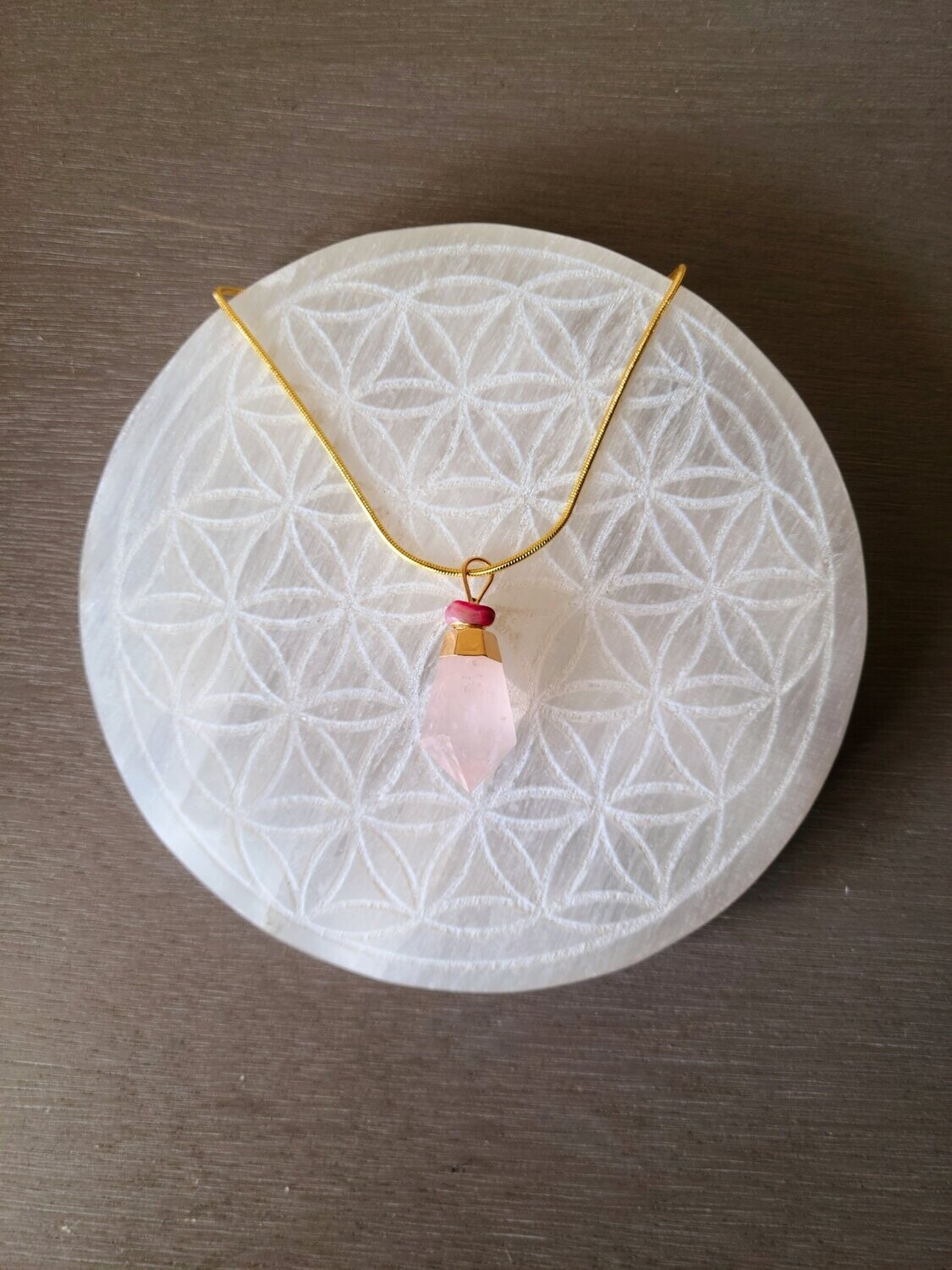 Rose Quartz Necklace, Rose Quartz Necklace: Necklace w/pink gemstone
