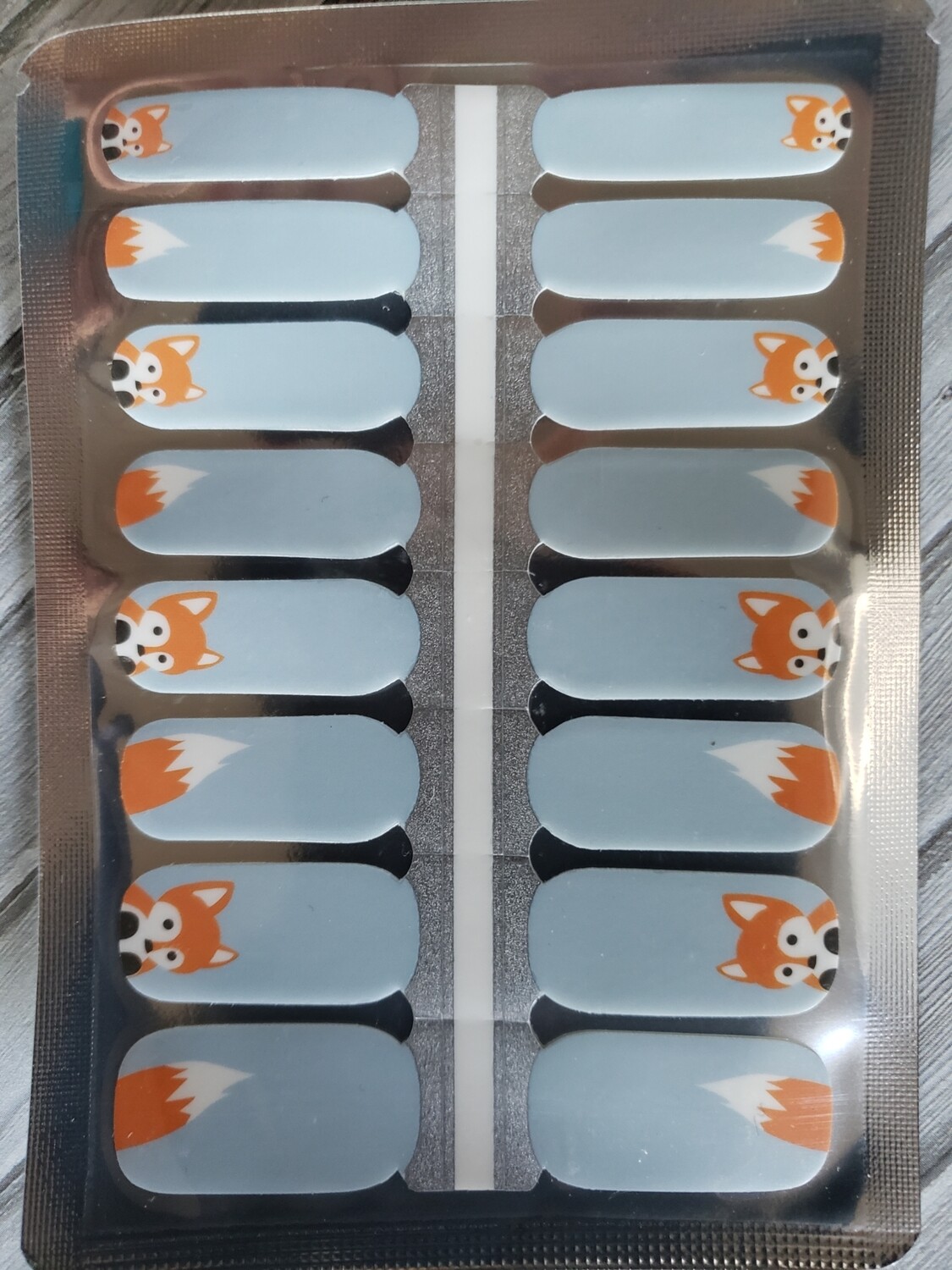 587-Foxy