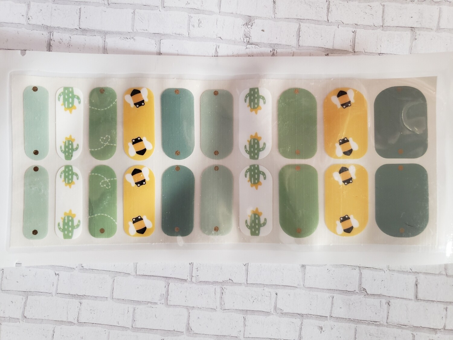 1001- Cactus &amp; Bee’s