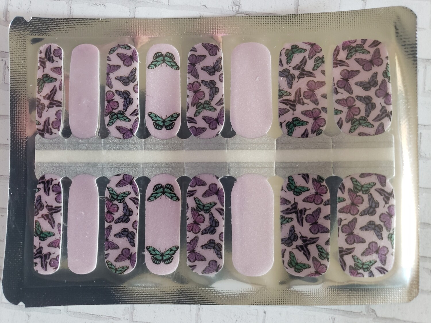 187- Light Purple, Purple, Teal Butterfly Pearl