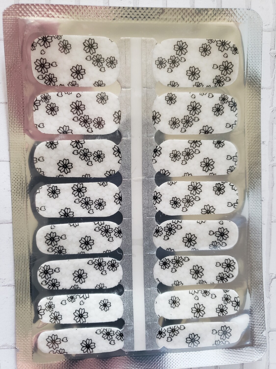 580- Black &amp; White Flower- Overlay