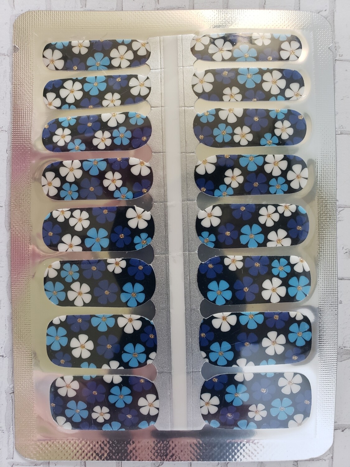 387- Blue &amp; White Flowers Gold Glitter Accent