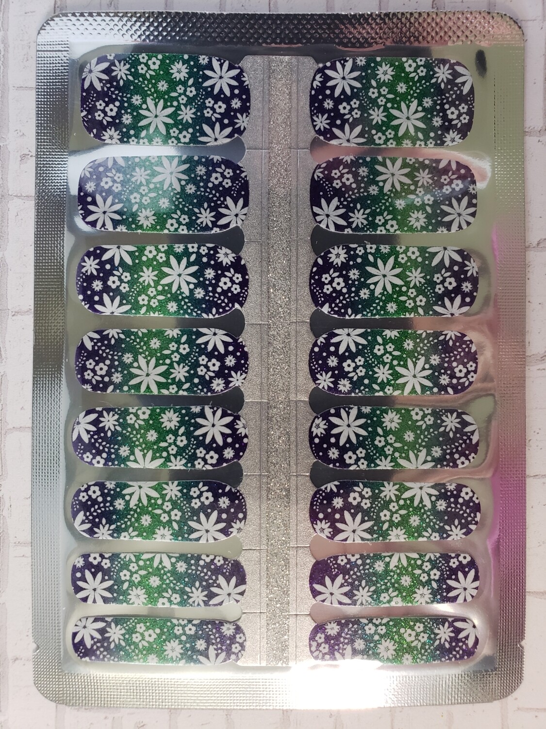415- White Flower, Blue to Green Ombre