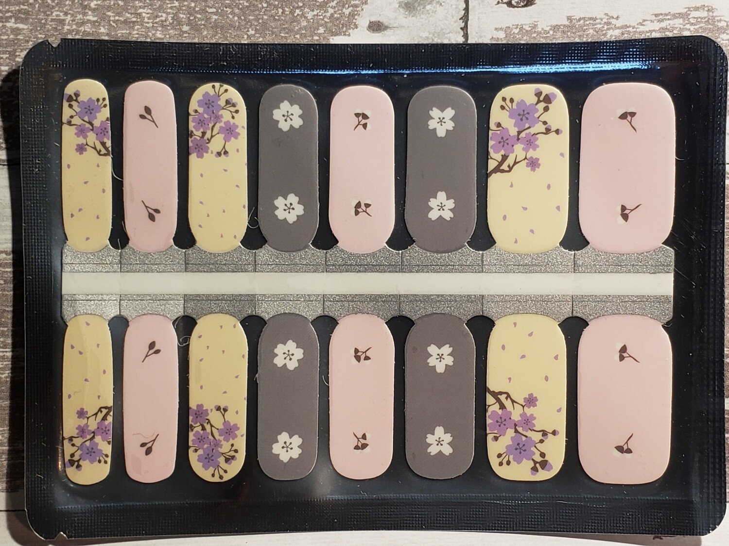 593- Lavender &amp; Gray Flowers