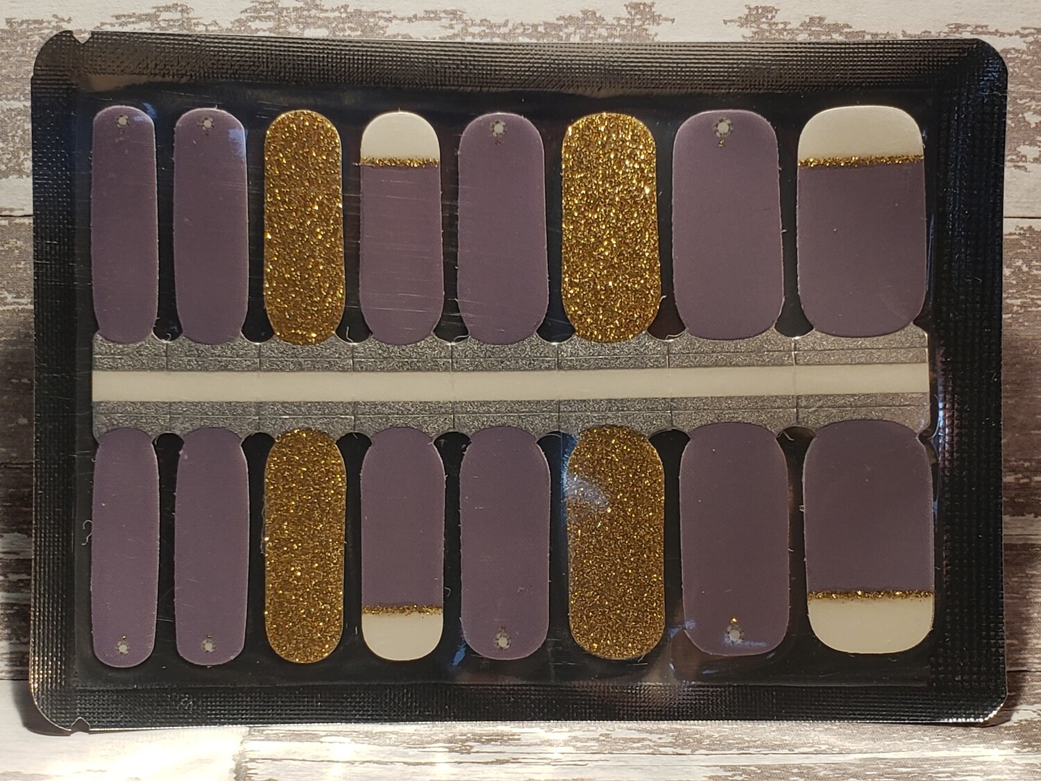 583- Elegant Day Purple Gold Glitter