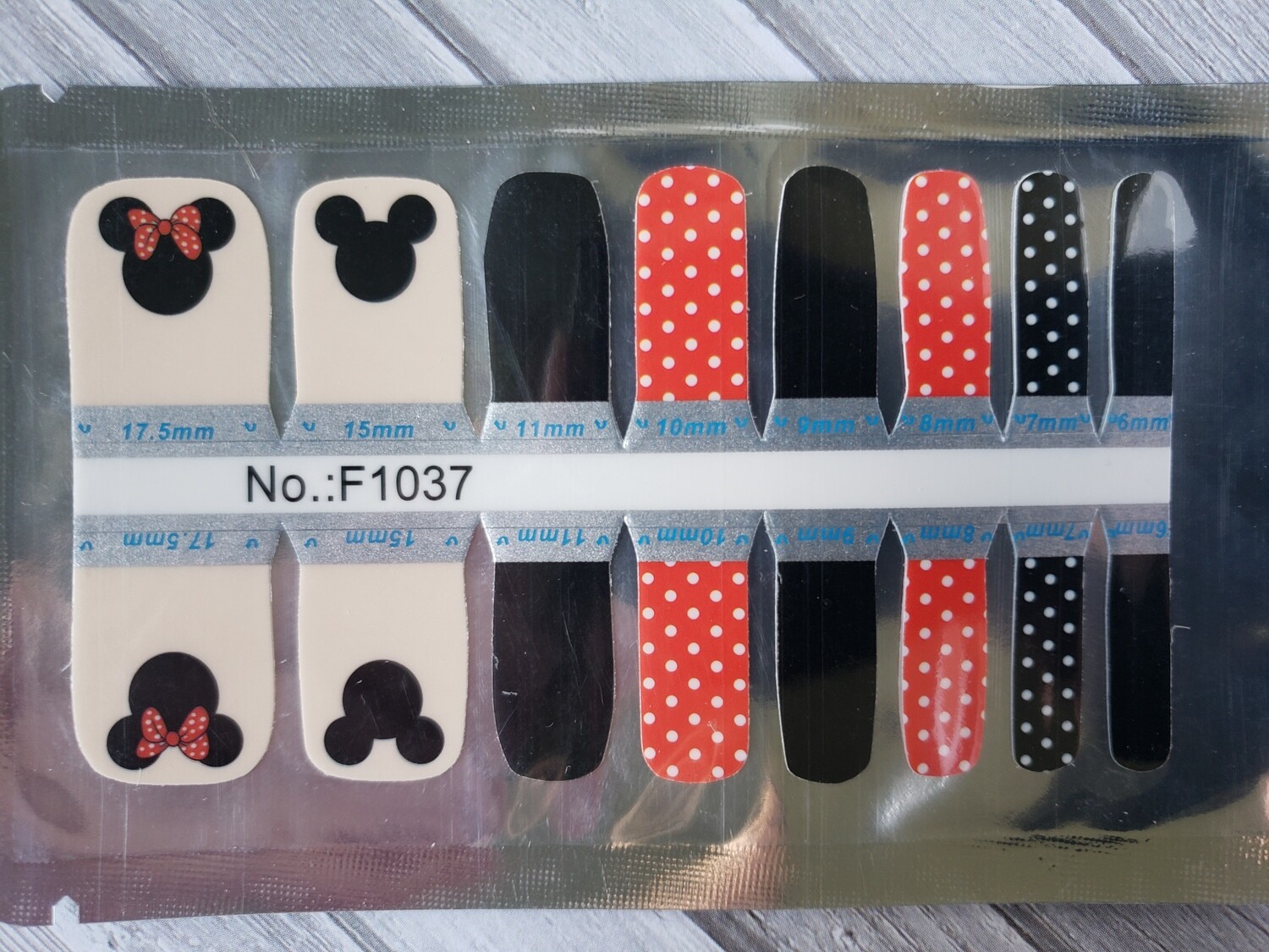 1037- Disney Mickey&amp; Minnie- Toes