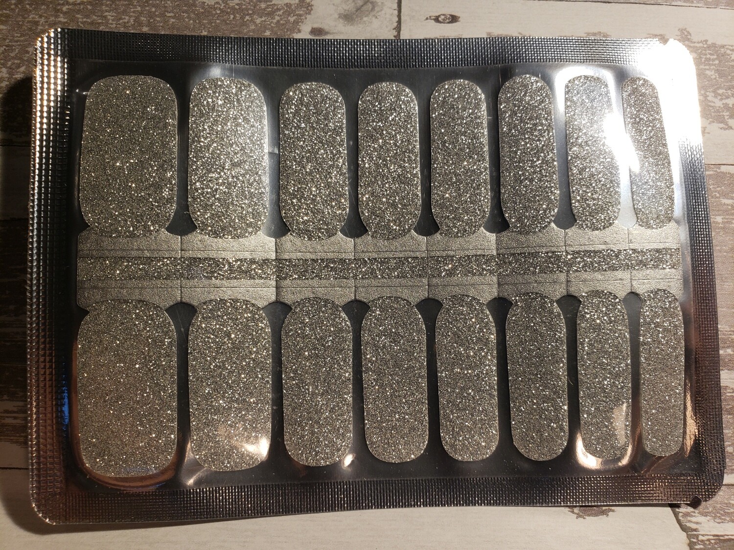 601- Medium Silver Glitter