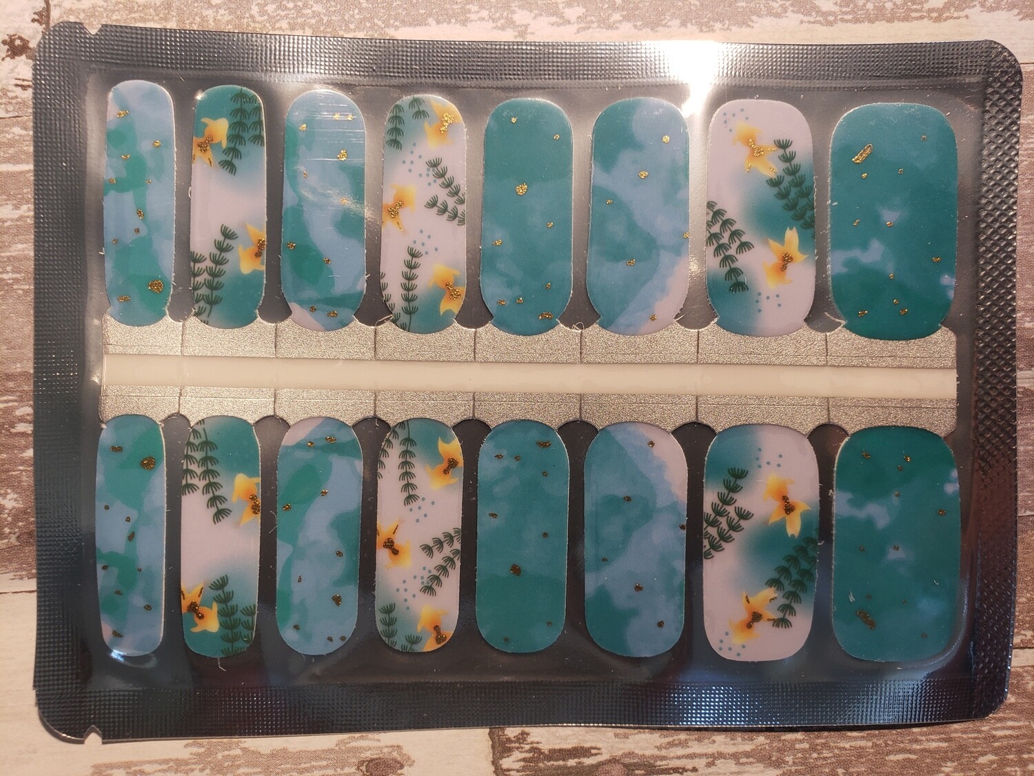 440- Blue Turquoise, Yellow flower