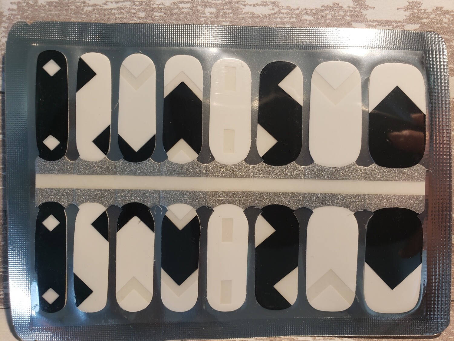 471- White, Black, Clear Design