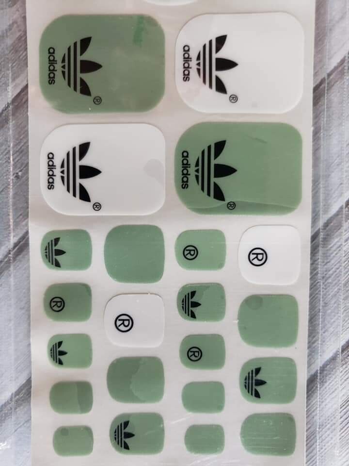 Z137- Sport Green, White- Toes