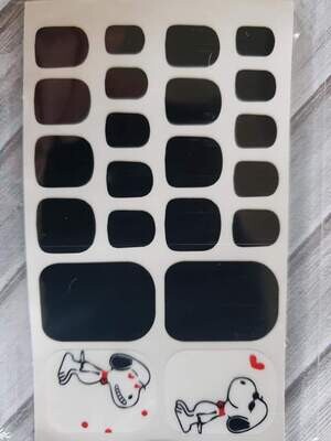 Z009- Snoopy Black, White-Toes