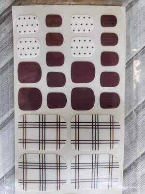 Z147- Burgundy, Black, White- Toes